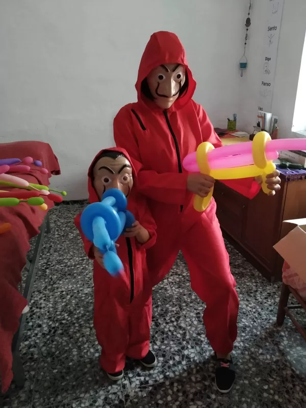Agnès y disfraz casa papel 2019